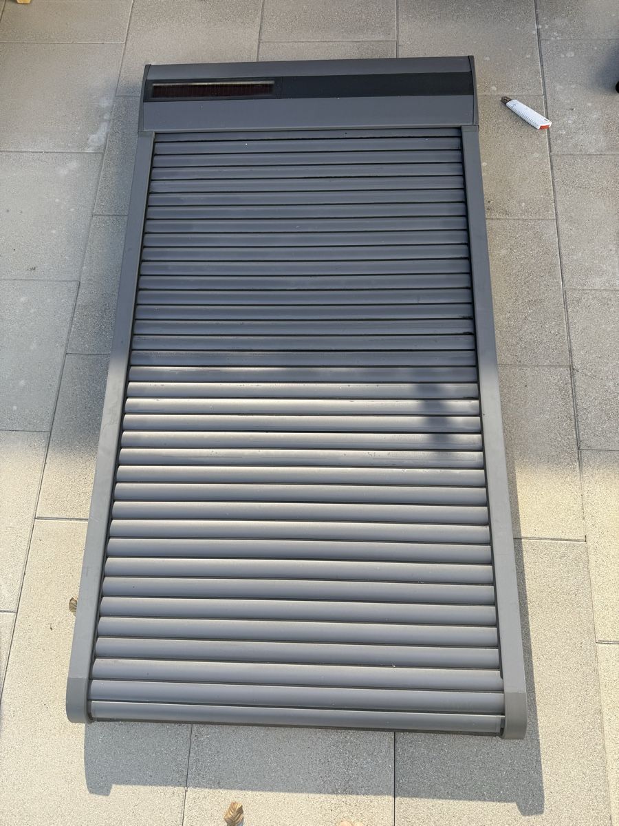 Velux Marquises: Velux Solar aussenrolladen MK08 – D'occasion à Hornussen par lupinsan.s 4