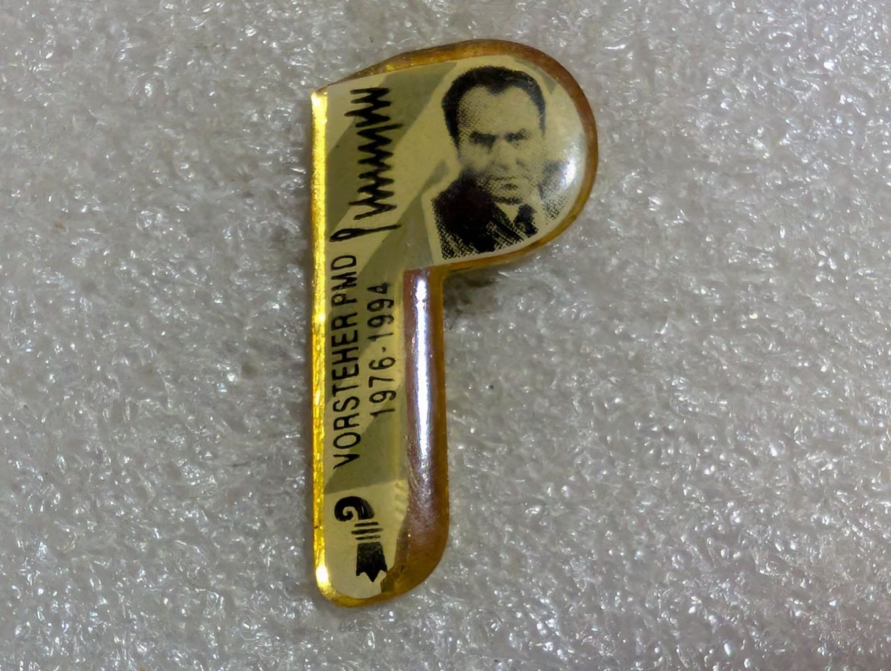 Placchette & Badge: Ansteckpin 242: Basel – Usato da Oppligen venduto da Pin-Fall-Shop