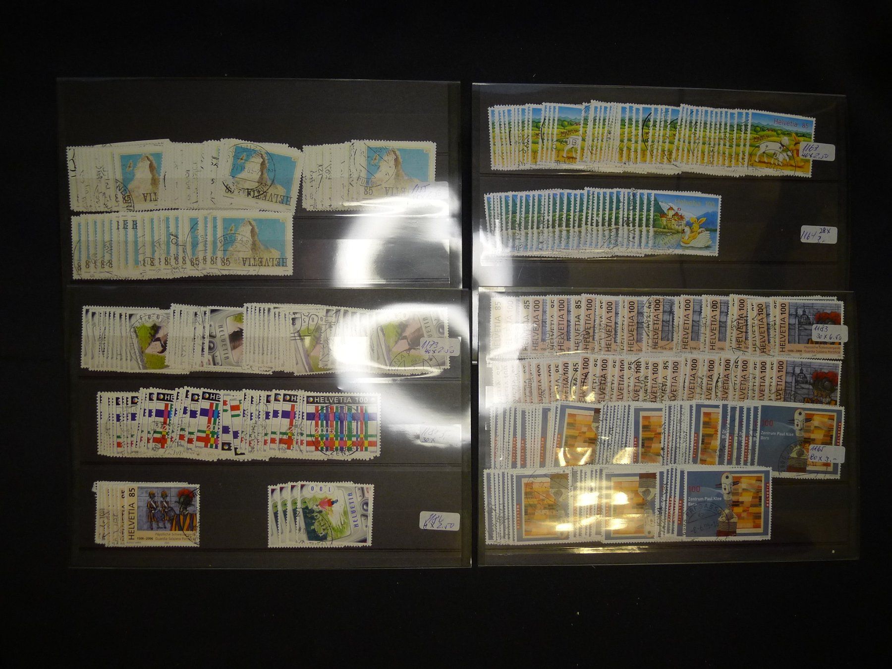 Tutti i francobolli: Schweizer Briefmarken Dubletten auf Steckkarten 2003-2005 – Usato da Dagmersellen venduto da q1w2e3r4 8