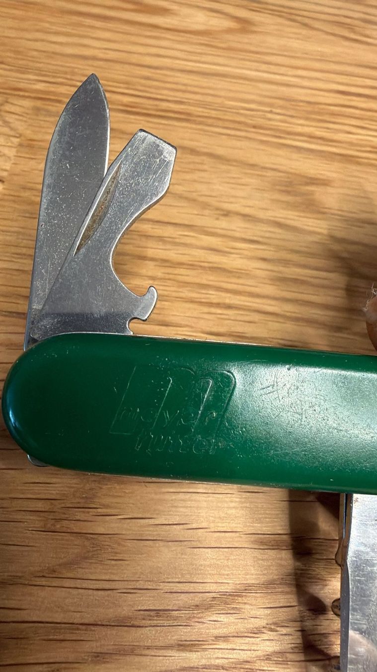 Victorinox Coltelli tascabile: MEYER FUTTER VICTORINOX TASCHENMESSER – Usato da Zürich venduto da Frei-Occasionen 4