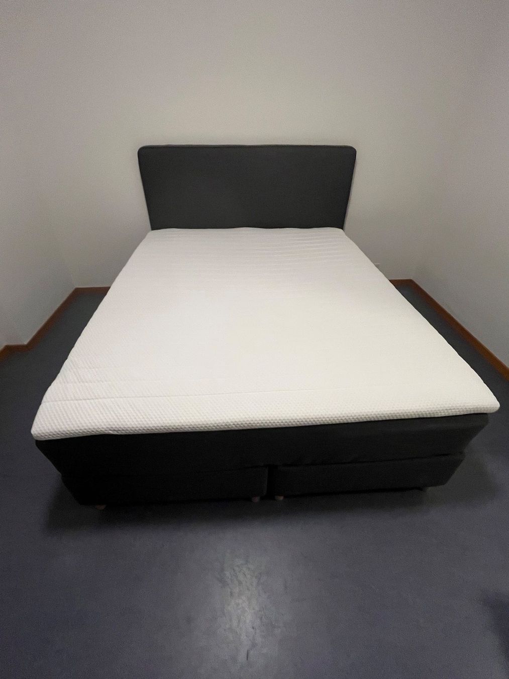 Ikea Lits: Boxspringbett – D'occasion à Solothurn par sim_x9z6