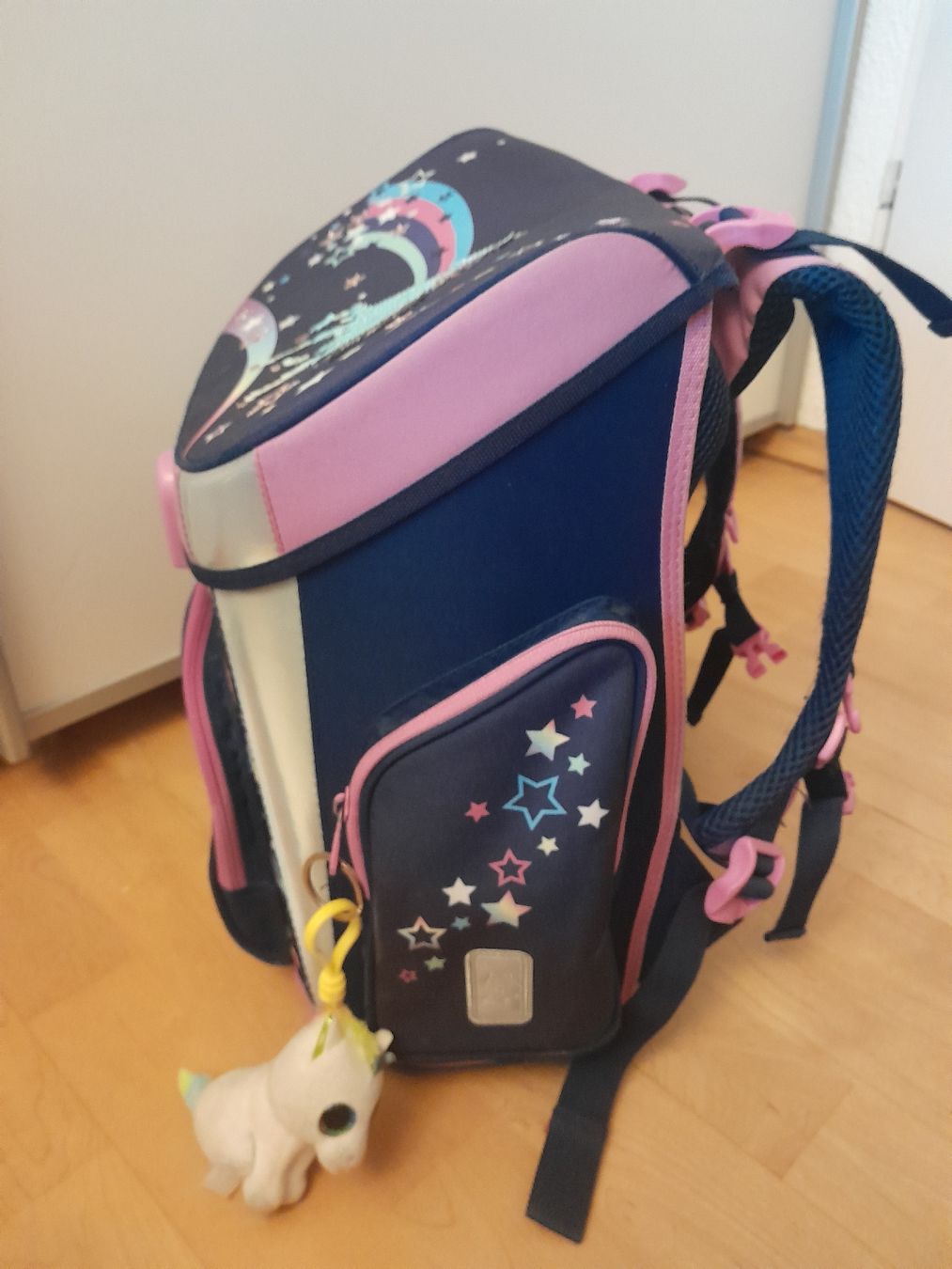 Kindertaschen: Schulthek Ranzen Einhorn mitwachsend  – Gebraucht aus Eglisau von Susanne2209 5
