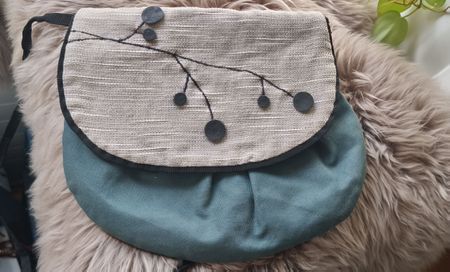 Schöne Handtasche mit speziellem Design aus Stoff, Unikat