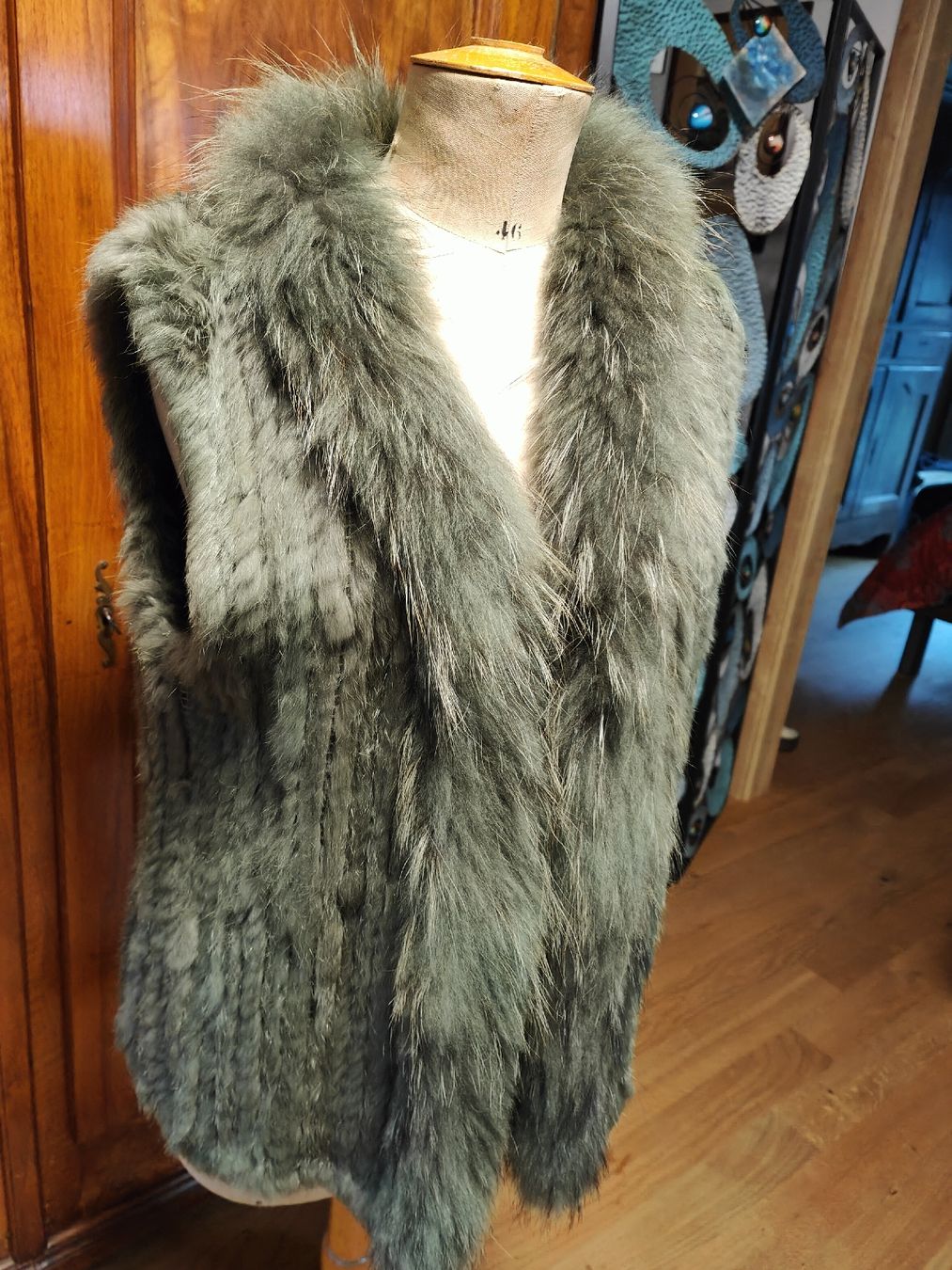 Gilets: Gilet en fourrure véritable SCARLETT – D'occasion à Massongex par kik_y97b