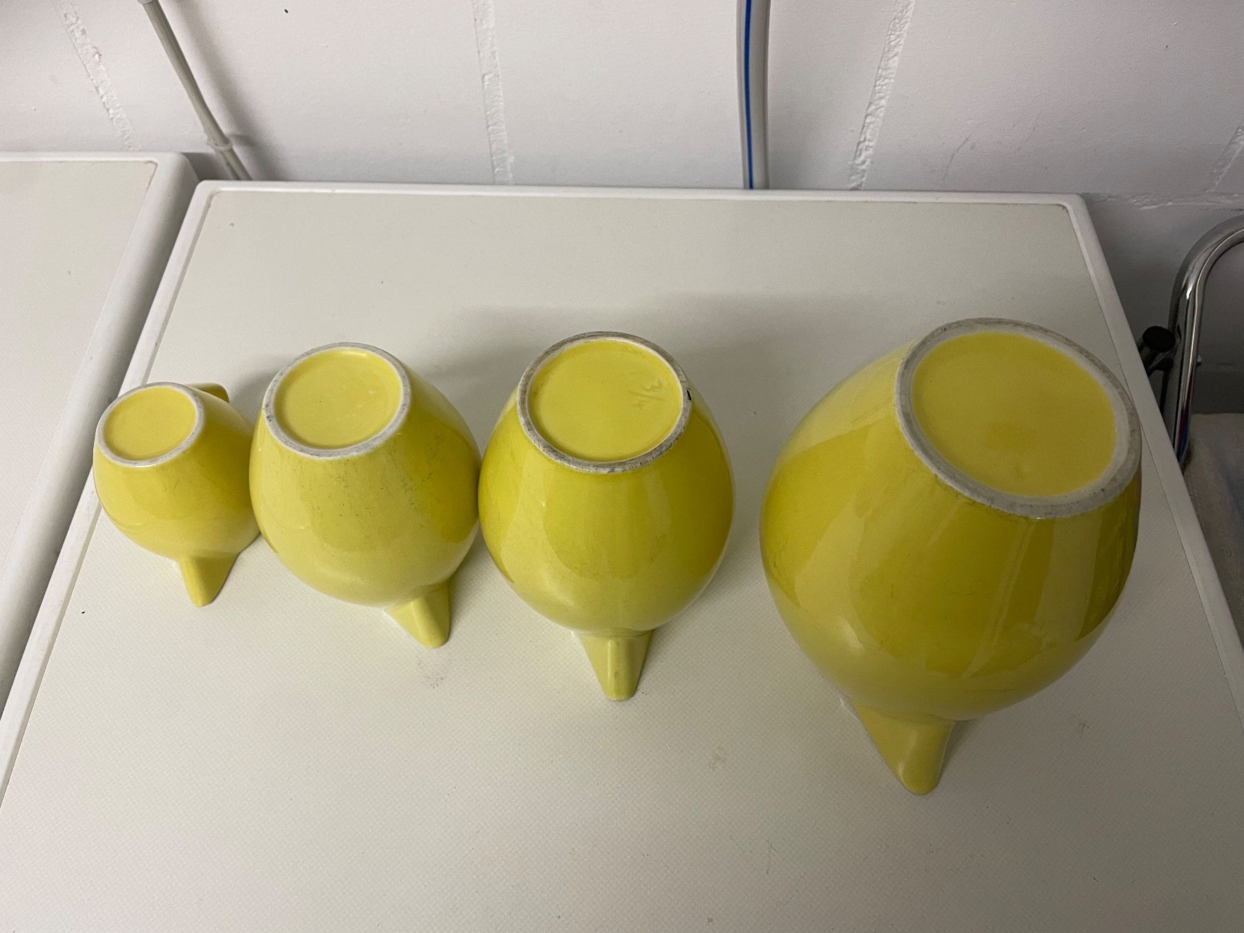 Rössler Caraffe: 4 pots à lait Rössler jaune – Usato da Les Genevez JU venduto da fabliane 2