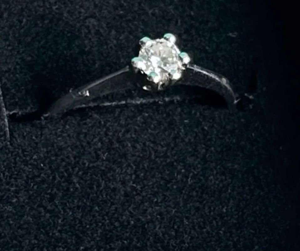 Anelli: Weissgoldring Diamant 0.1 ct (48.5) – Usato da Laufen venduto da belleskulptur