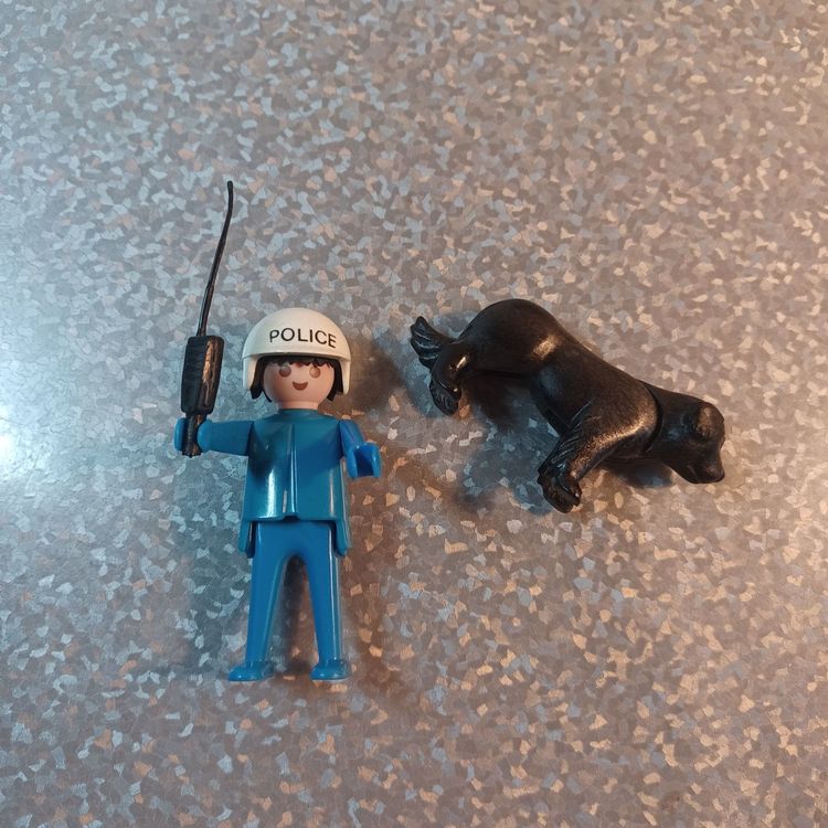 Policière Playmobil - Au Pays des Enfants