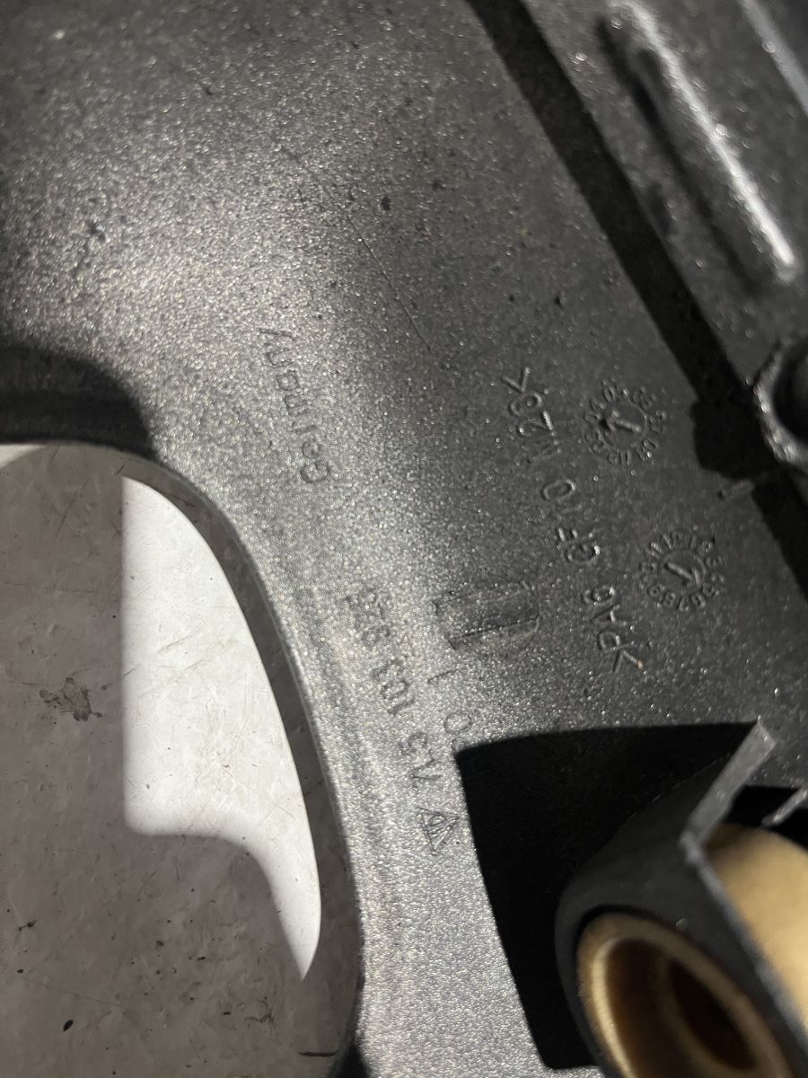 Porsche Alle Autoersatzteile: Porsche Cayenne 955 V6 Engine Cover – Gebraucht aus St. Erhard von Michel164 6