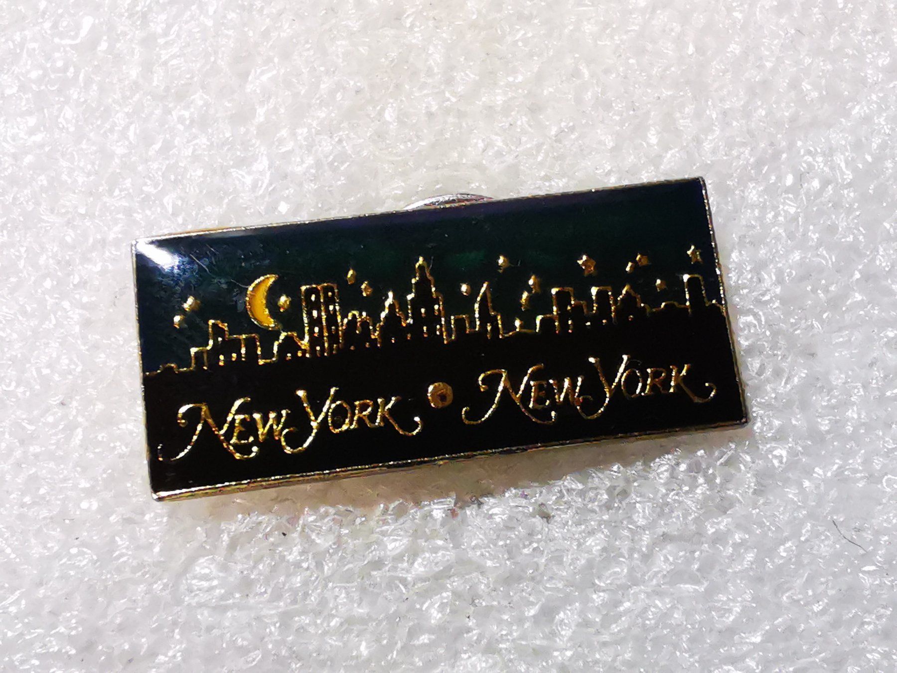 Placchette & Badge: Ansteckpin 55: New York – Usato da Oppligen venduto da Pin-Fall-Shop