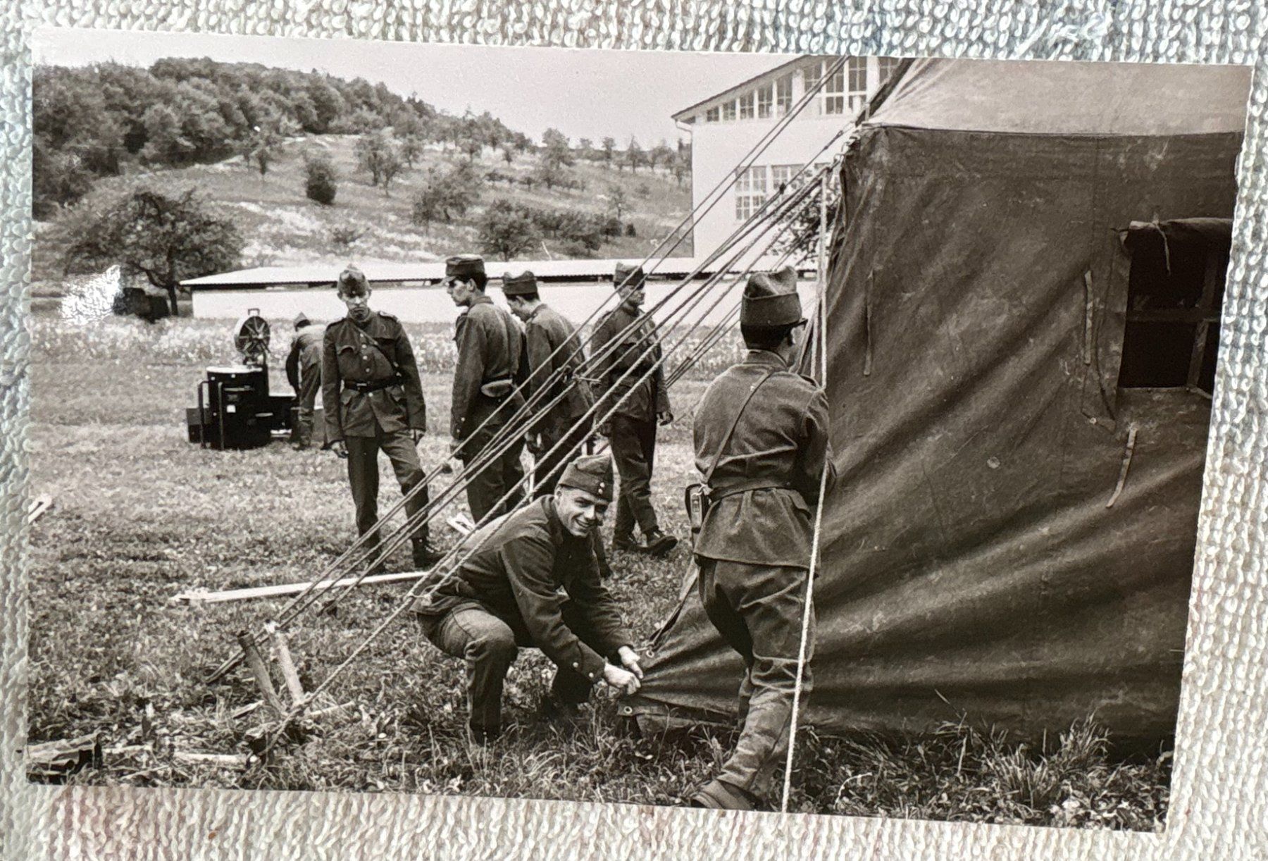 Cartoline postali: VINTAGE ANSICHTSKARTE SCHWEIZER ARMEE – Usato da Ostermundigen venduto da crazy-horse-1840