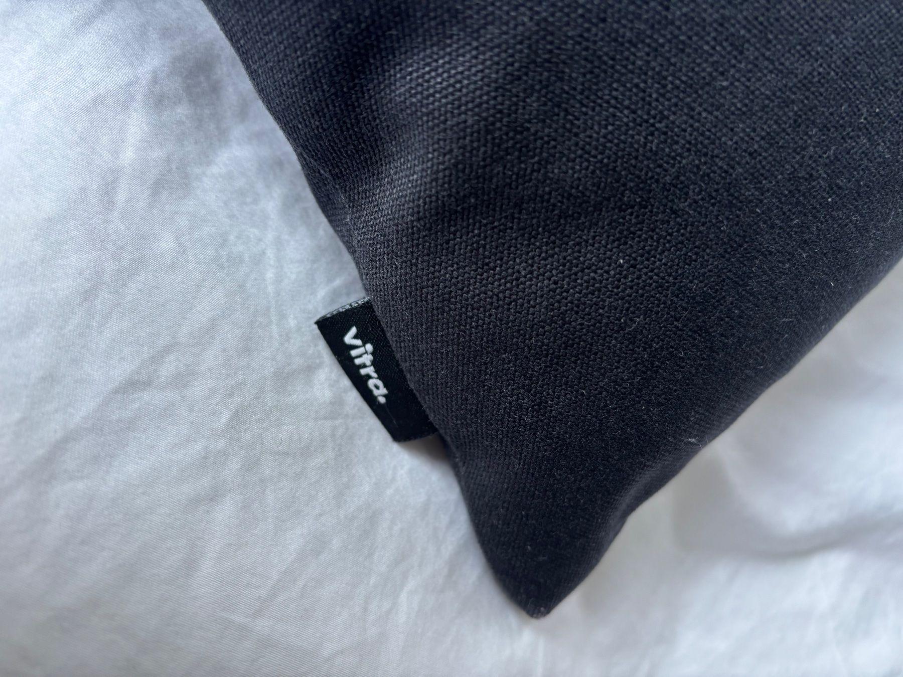Vitra Kissen: Vitra Kissen – Gebraucht aus ZÜRICH von KaJotKe 2