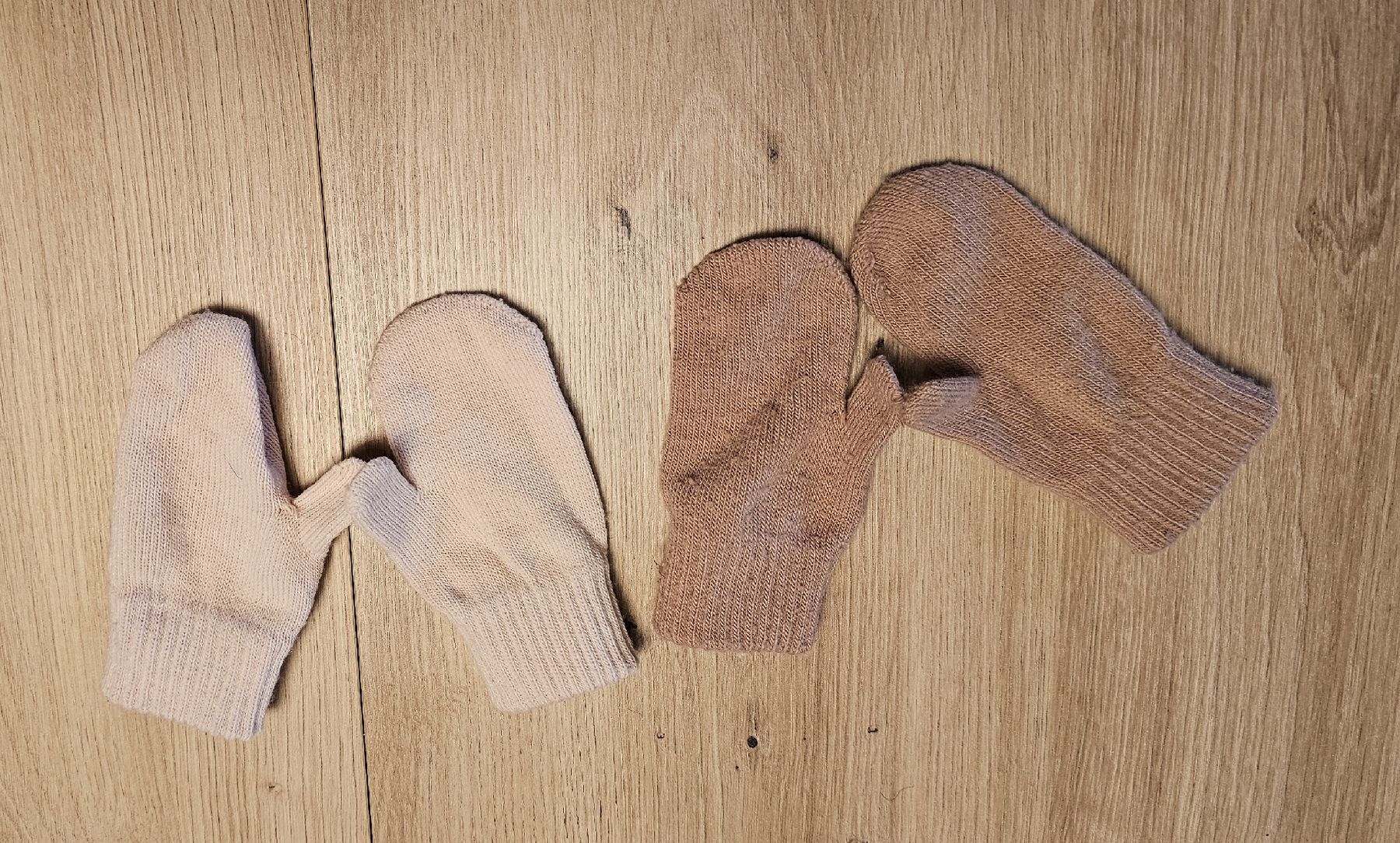 Guanti: 2x Fäustlinge Babys  – Usato da Bellach venduto da CoR_M