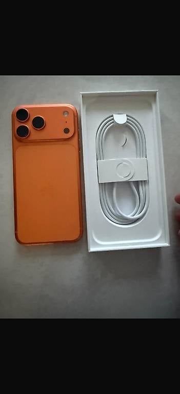 Handys / Smartphones: À vendre : iPhone 17 Pro Max 256 Go  Orange  – Gebraucht aus Lausanne von Ali312312 1