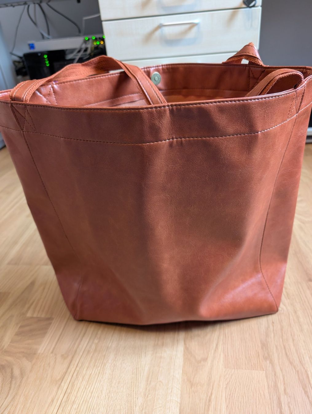 Borse da donna: Braune Handtasche / Shopper - NEU – Nuovo e nell'imballaggio originale da Bassersdorf venduto da Muesli03 1