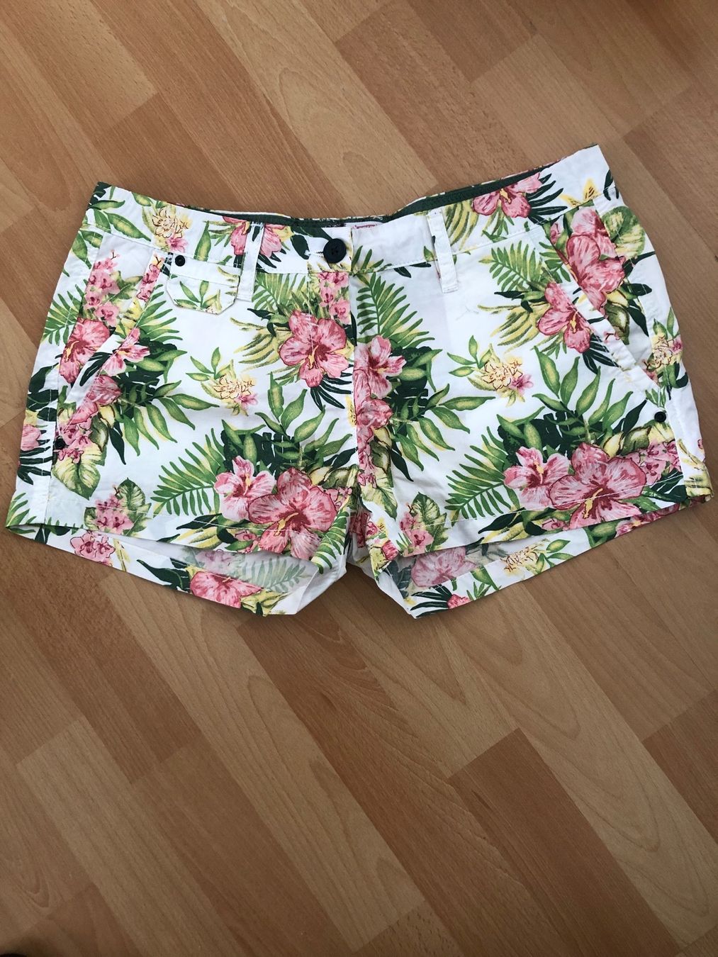 C&A Pantaloni: Kurze Sommerhose Gr 38 – Usato da Zürich venduto da Herbion1