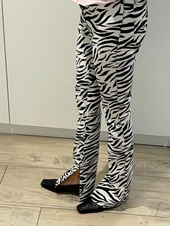Pantalon zébré pattes d'éléphant Bershka - taille 38 EUR