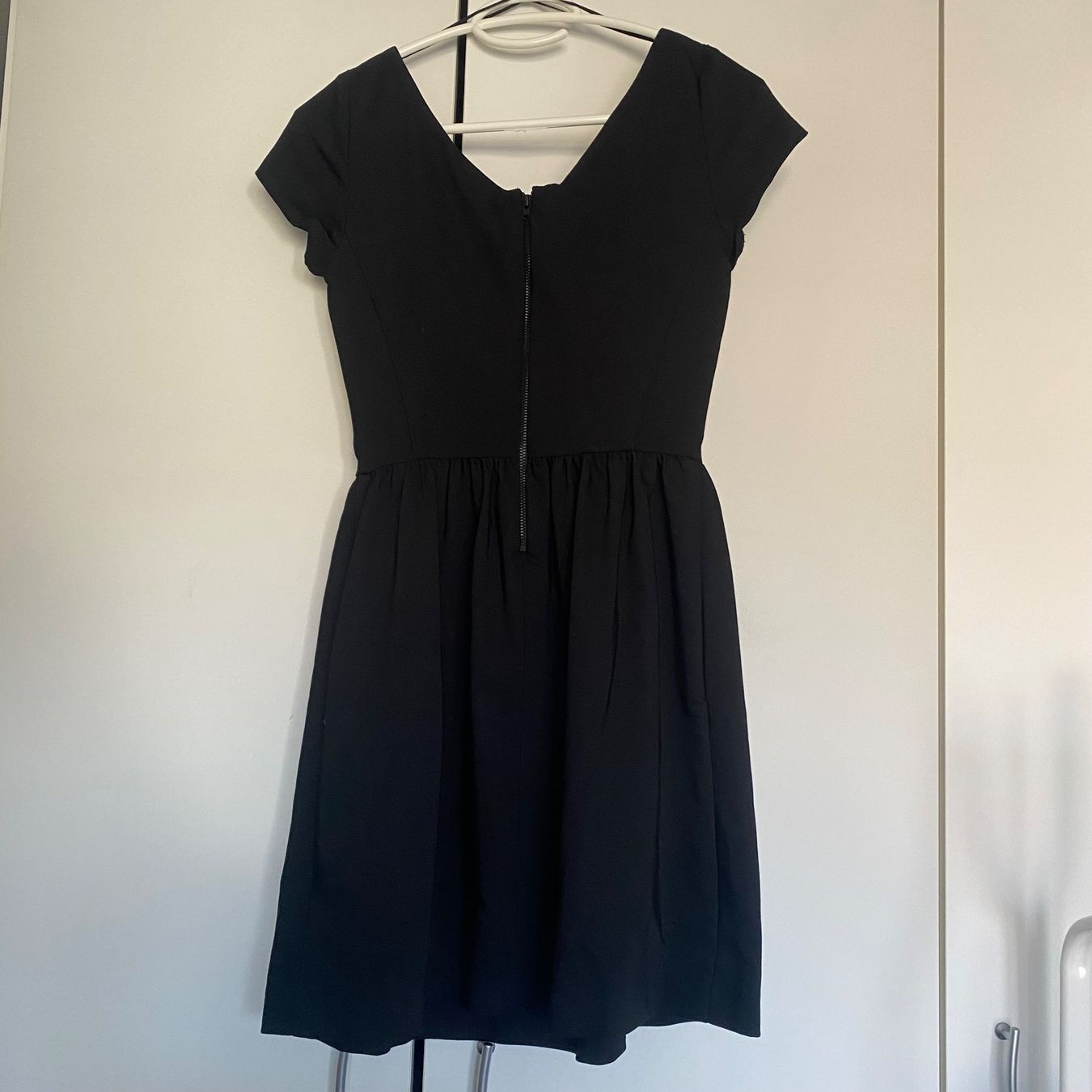 Mango Vestiti: Schwarzes Kleid von Mango – Nuovo e nell'imballaggio originale da Luzern venduto da champagnelaury 1