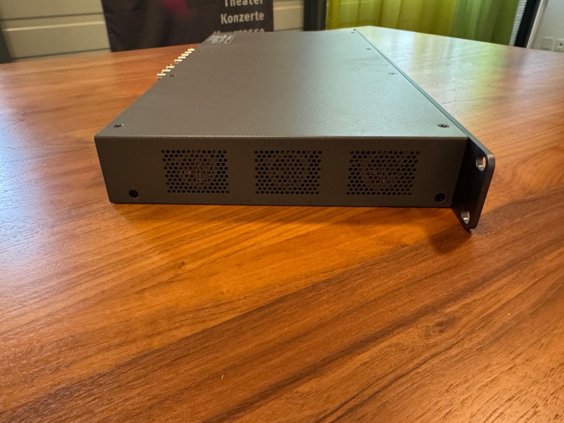 Blackmagic Mischpulte: Blackmagic ATEM 1 M/E Production Studio 4K gebraucht – Gebraucht aus Frauenfeld von ShowLight 3
