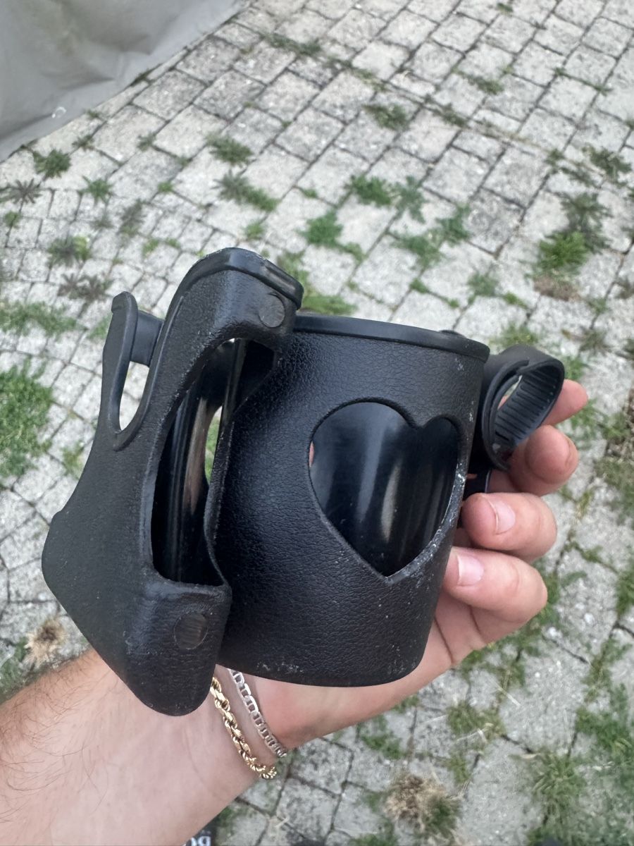 Poussette: Stroller Cup Holder Black Heart Design Used – D'occasion à Seuzach par Wolf936 2