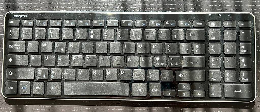 Tastaturen: OMOTON Wireless Keyboard - Preis verhandelbar – Gebraucht aus Zürich von chi_mf67