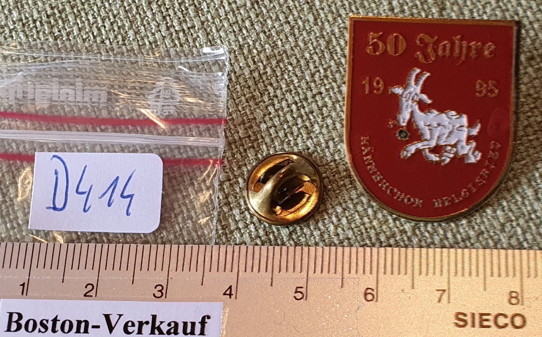Placchette & Badge: D414 - Pin Männerchor Helgisried Suisse – Usato da Reinach BL venduto da Boston-Verkauf 2