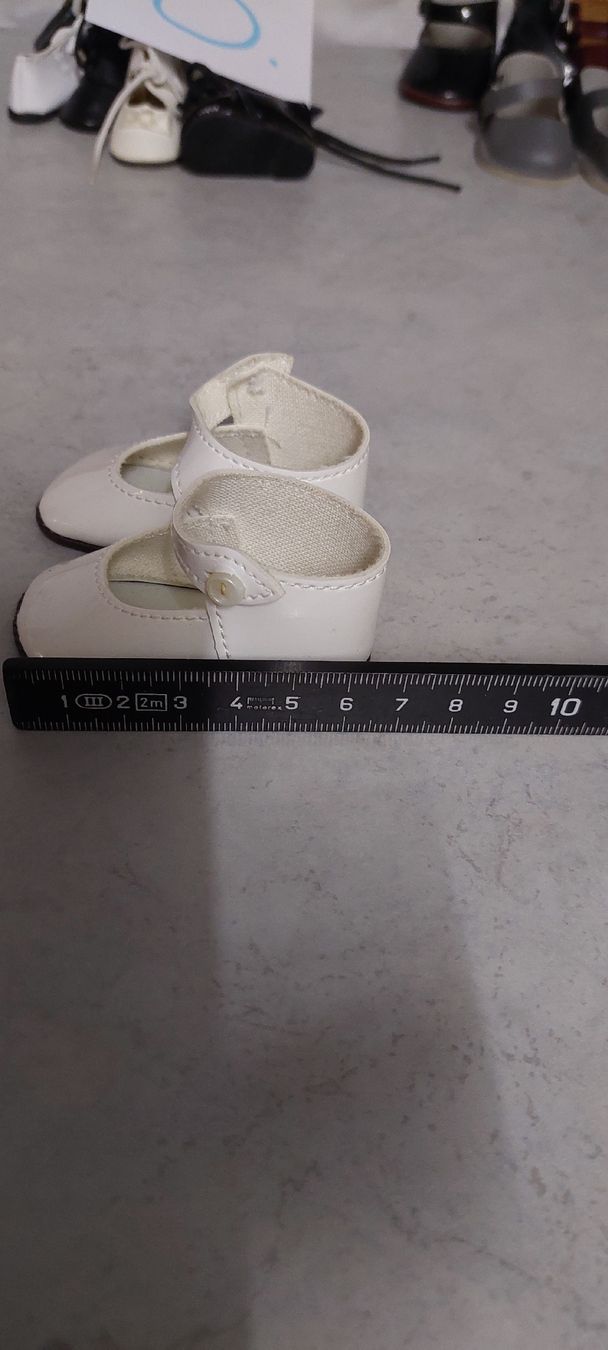 Sasha Morgenthaler Puppen: 5Paar Puppenschuhe  – Gebraucht aus Muri AG von nindo1 5