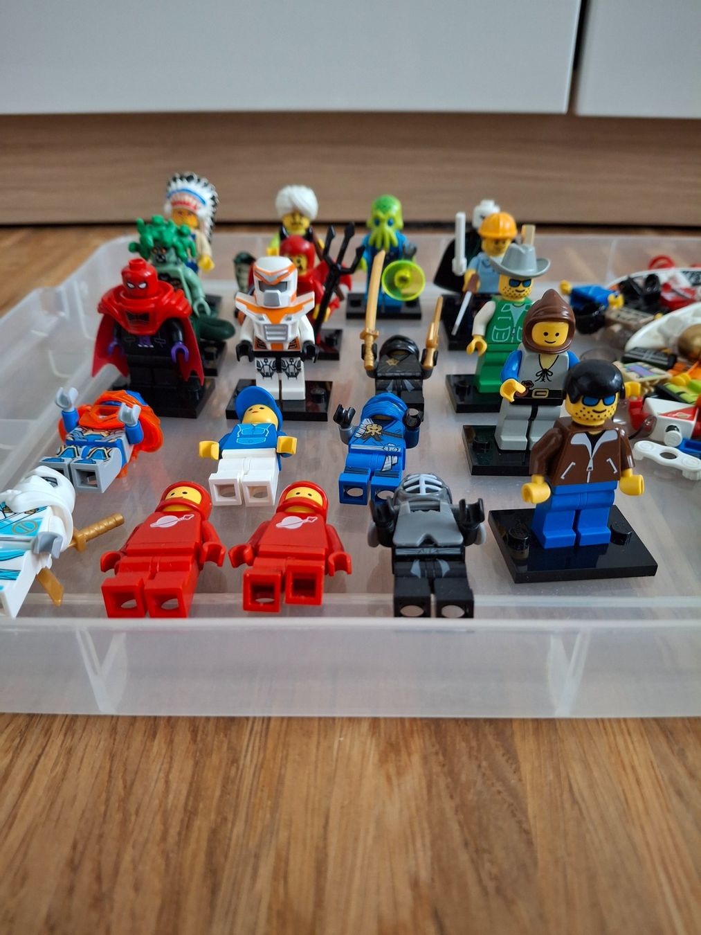 Lego Figuren: Lego Minifiguren Sammlung – Gebraucht aus Emmenbrücke von ruf_fsy9 2