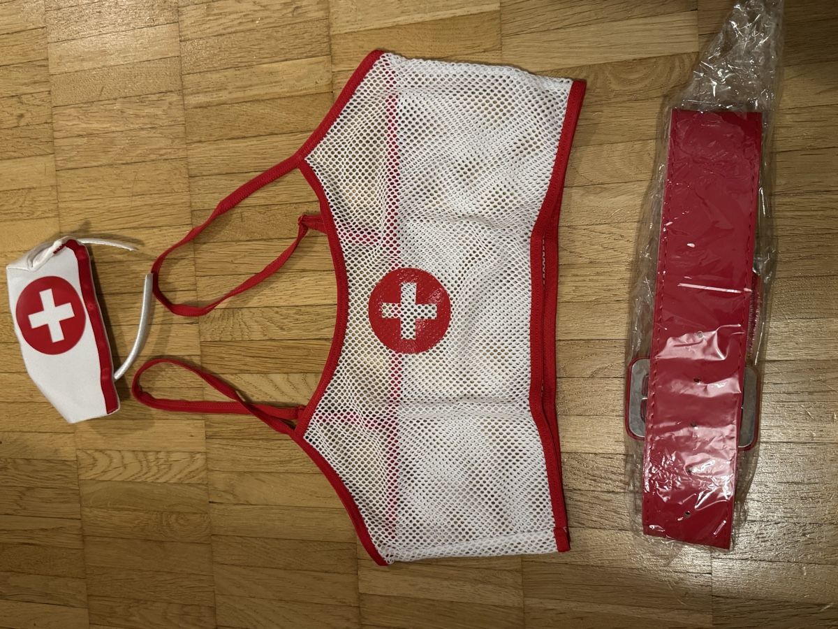 Costumi: Déguisement infirmière – Nuovo (secondo la descrizione) da Grand-Lancy venduto da Didine015 1