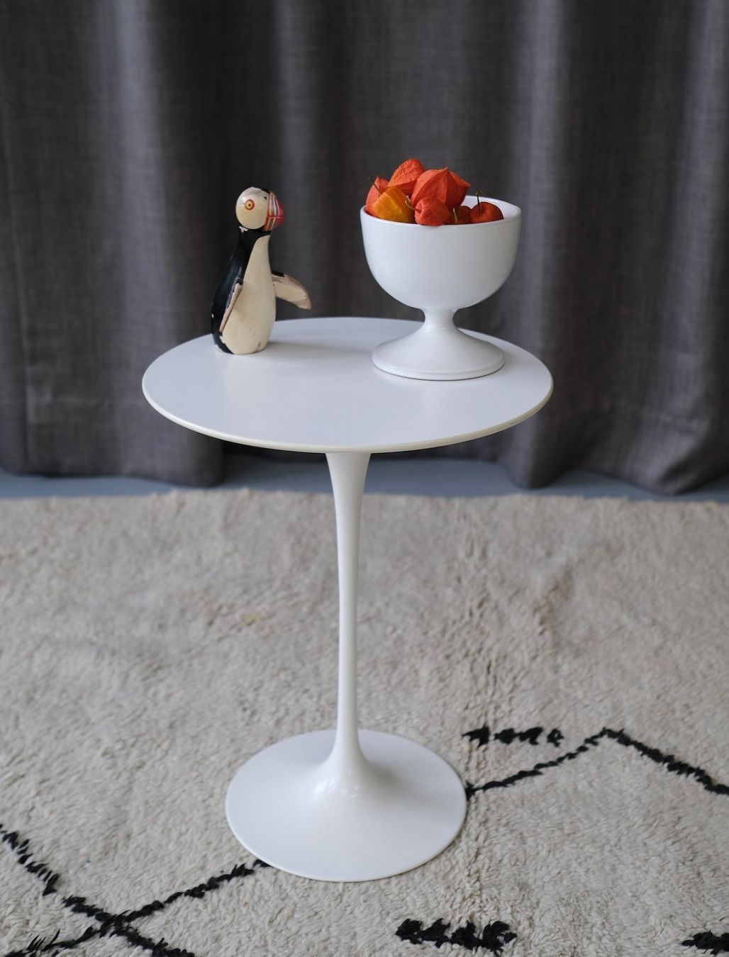 Knoll Tavoli: Eero Saarinen side table by Knoll International – Usato da Bern venduto da Zmodern_VIN 5