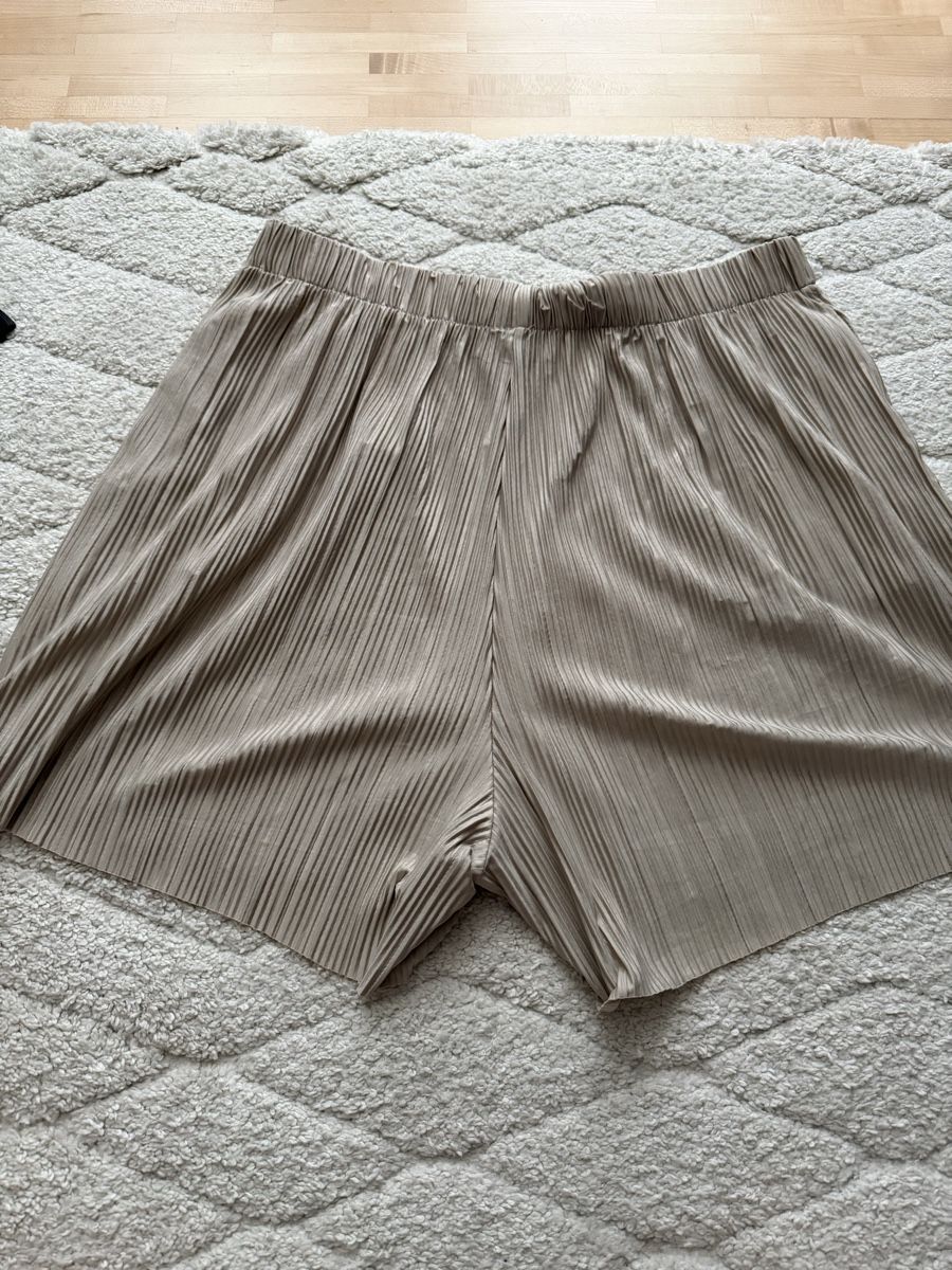 Hosen: Anna Field Shorts Grösse L – Gebraucht aus Baar von Fashionlover97