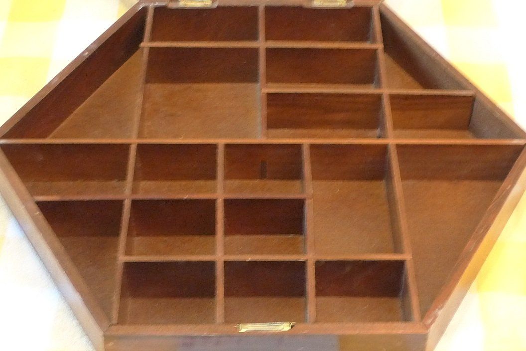 Scaffali: Setzkasten-(Sechseckig) – Usato da Bern venduto da bn1640 2