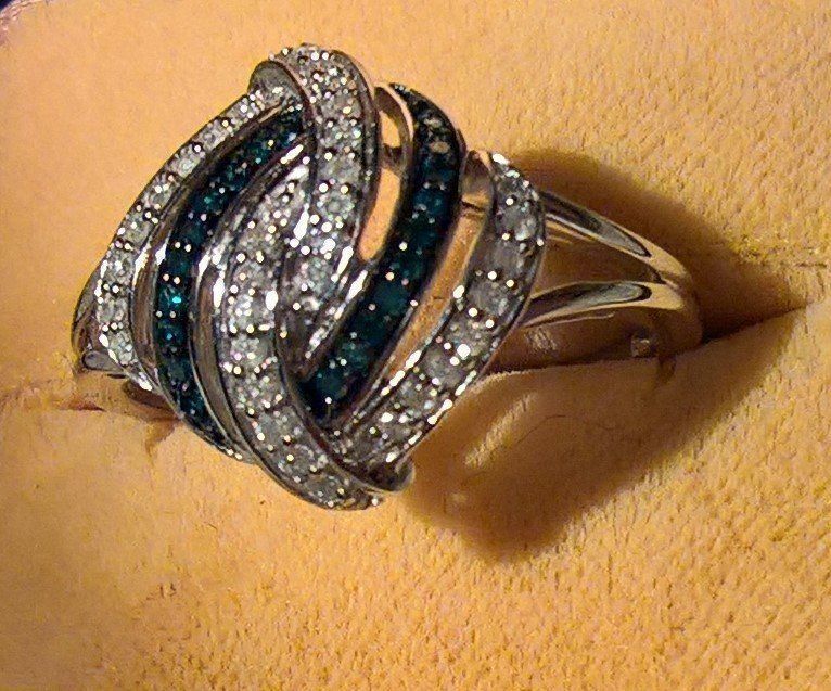 Anelli: funkelnder Diamantring in Weissgold – Usato da Ebnat-Kappel venduto da carastellabella