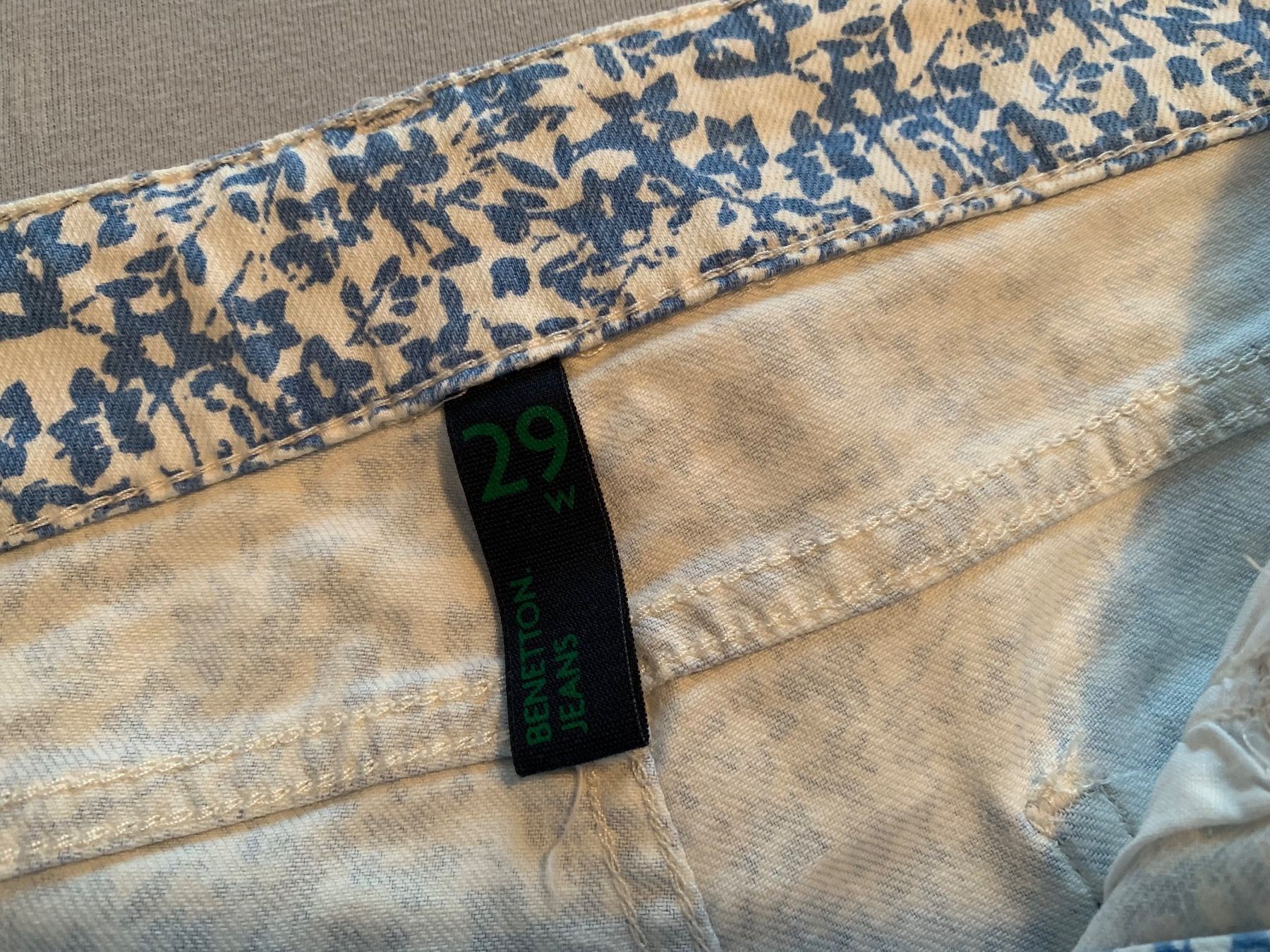 Benetton Pantaloni: Jeansshorts von Benetton – Nuovo (secondo la descrizione) da Meggen venduto da BertaundAnton 1