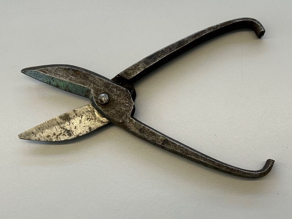 Tutti gli attrezzi: Blechschere Durchlaufschere Antik Werkzeug Schere Vintage – Usato da Steffisburg venduto da smocky17 2
