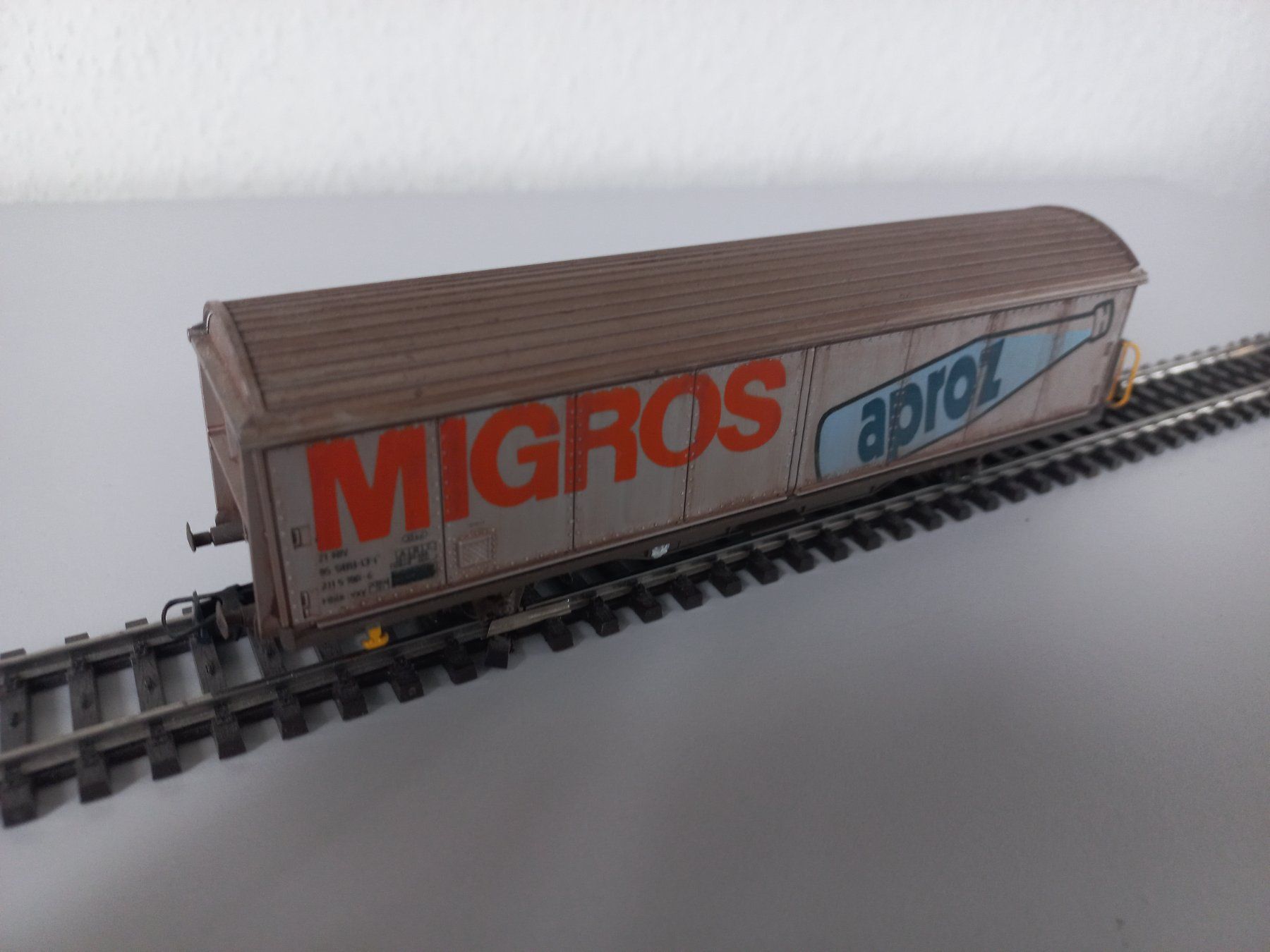Märklin Modellini di ferrovie: 2 Güterwagen H0 Märklin u. Roco – Usato da Dornach venduto da MikadoUP 2