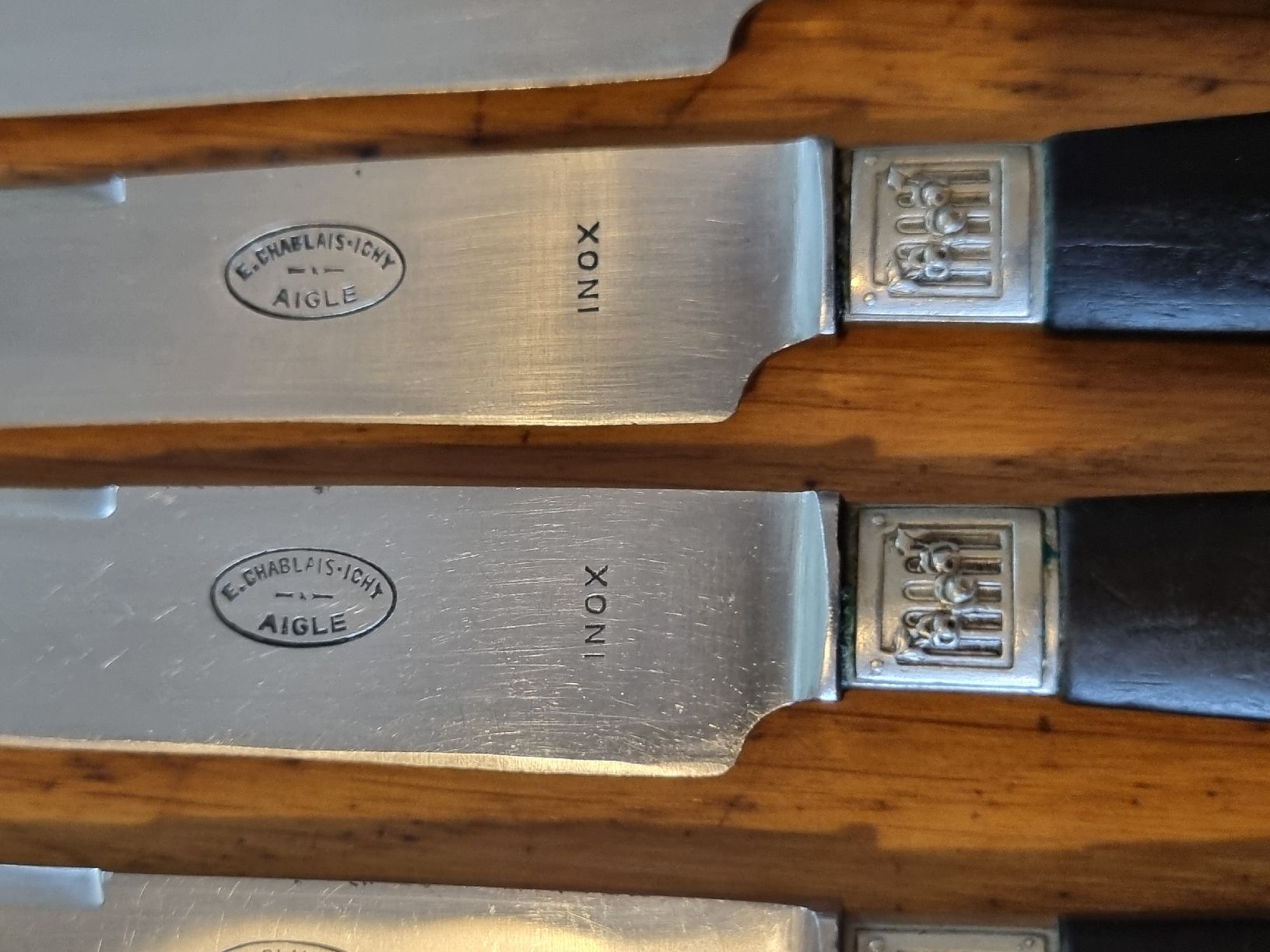 Couteaux: Ensemble de 7 couteaux de table E. Châtelai-Ichy Aigle Inox – D'occasion à Les Cullayes par yan_nvn9 4