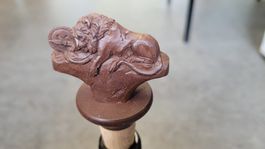Zapfen mit Löwendenkmal