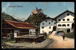AK Tarasp, Partie am Brunnen mit Blick zum Schloss