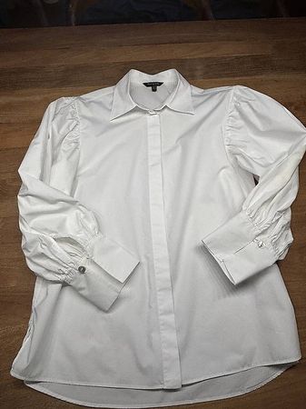 Weiße Bluse mit leichten Puffärmeln GR 34