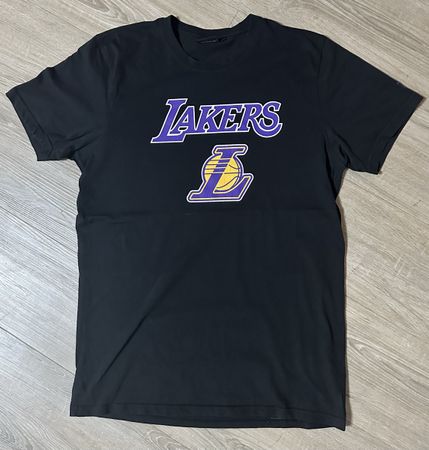 NEW ERA LOS ANGELES LAKERS T-SHIRT