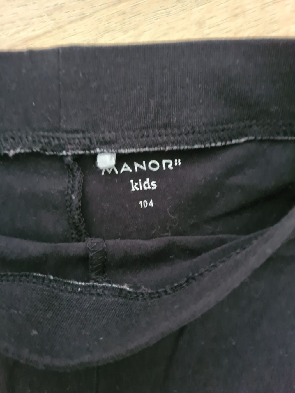 Manor Hosen: Pantalon 2/3 Manor été Taille 104 – Gebraucht aus Carouge GE von Gasco 1
