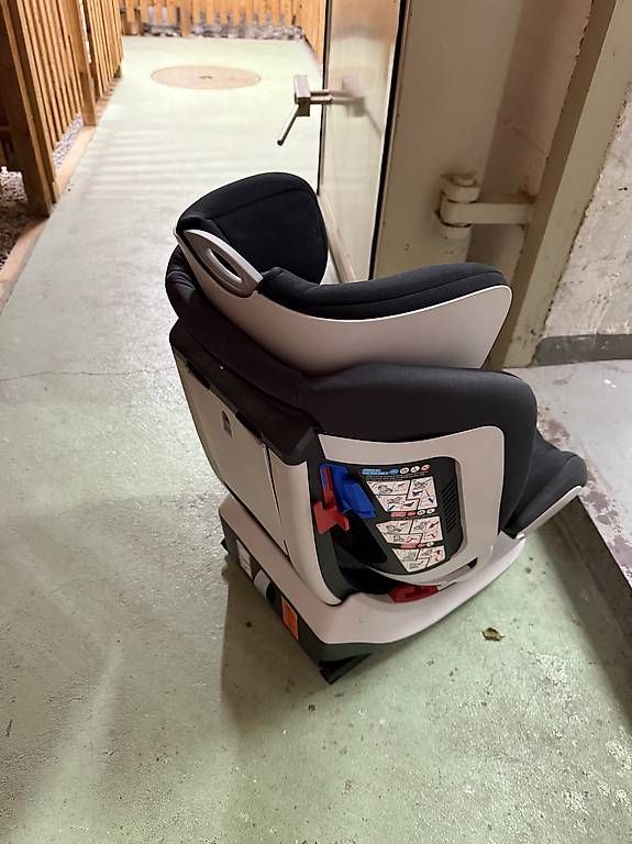 Seggiolini per auto: Kindersitz Chicco – Usato da St. Gallen venduto da Miguel_GTI 1