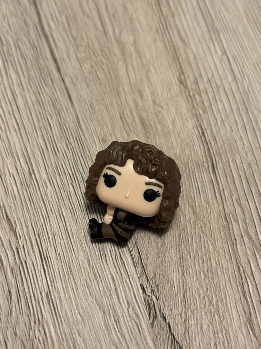 Figuren: „Nancy“ von Stranger Things (Kinder Joy) – Neu (gemäss Beschreibung) aus Wohlen AG von viv_kh86