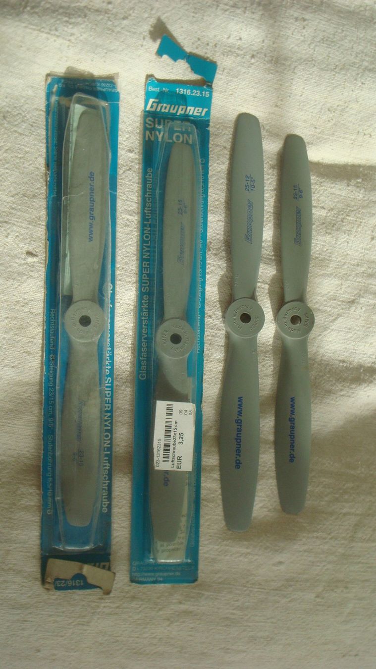 Graupner RC Modellbau: 4 Glasfaserverstärkte Super Nylon-Luftschrauben  Graupner – Neu (gemäss Beschreibung) aus Münchenstein von Pesci6