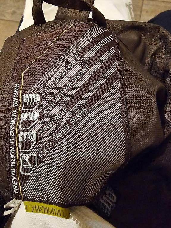 Trevolution Giacche: Wasserdichte Jacke Grösse 110 – Usato da Niederweningen venduto da Reto_81 2