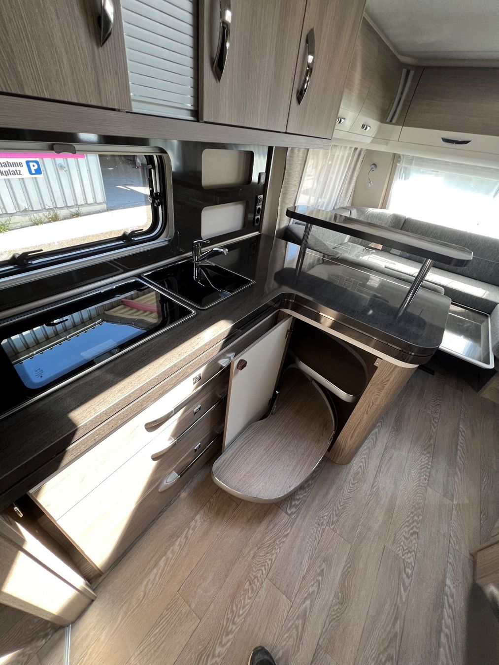 Hobby Véhicules de camping: Wohnwagen Hobby 560FC – D'occasion à Arisdorf par Caroser 2