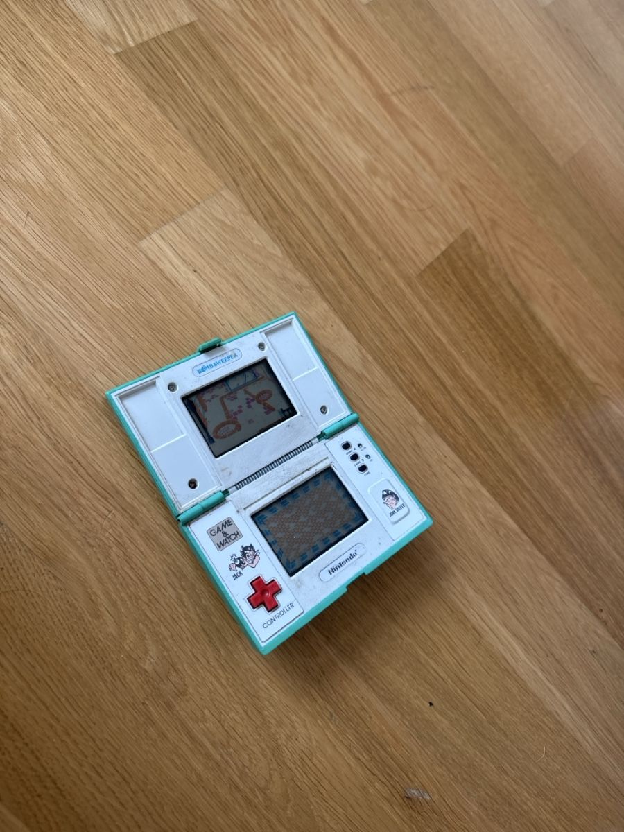 game&watch Jeux: Nintendo Game & Watch Bob Sweeper Multi Screen – D'occasion à Zürich par zaz_5d69 1