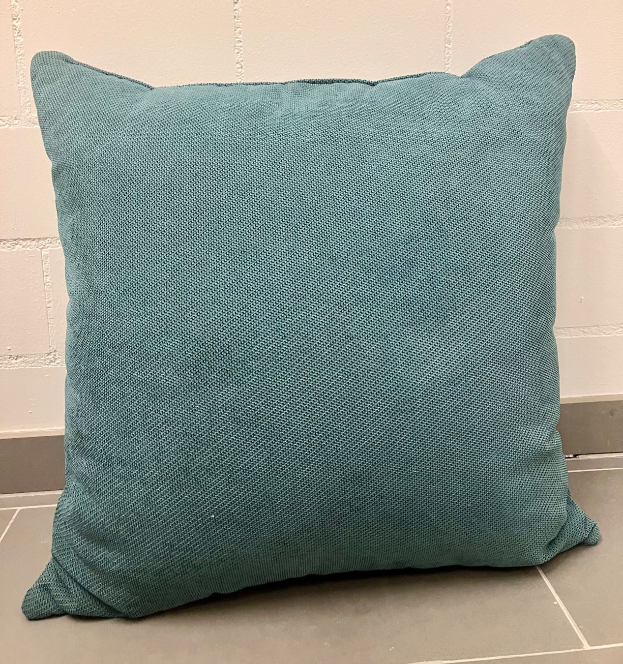 Cuscini: 3 grosse Sofa-/ Zierkissen – Usato da Hausen AG venduto da Angi2209