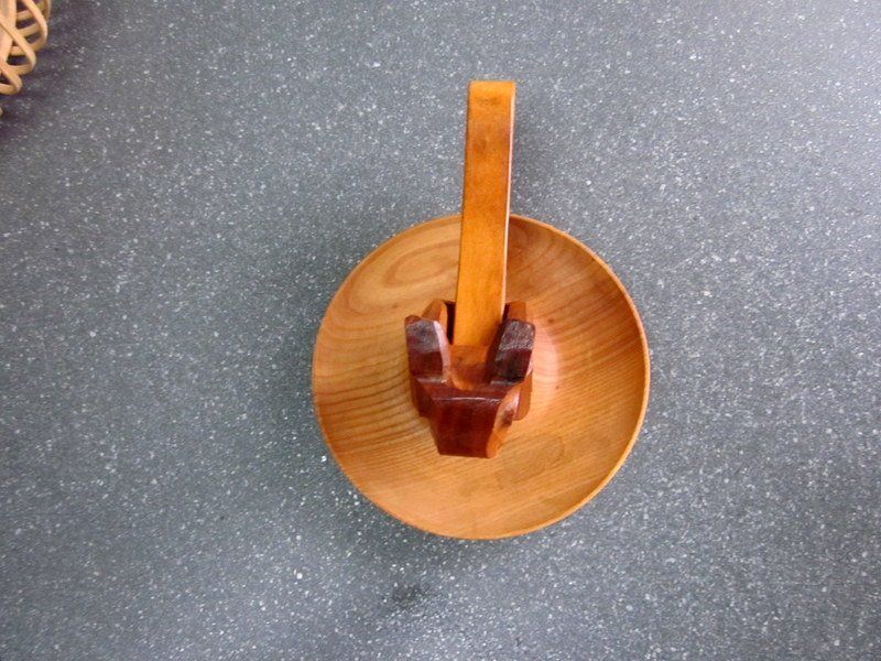 Elettrodomestici da cucina: Vintage Eichhörnchen Nussknacker mit Schale aus Holz – Usato da Bischofszell venduto da raika 6
