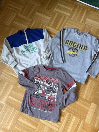 Lot de 3 pulls pour garçons état acceptable taille 110/116